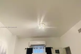 876 SW 2nd St, Miami, FL 33130 - Photo 7