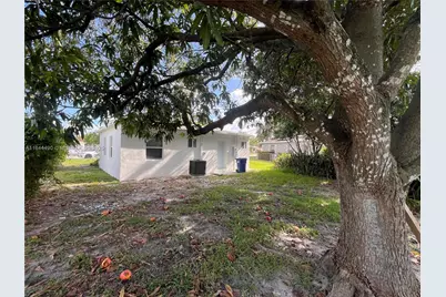 2481 NW 154th St, Miami Gardens, FL 33054 - Photo 11