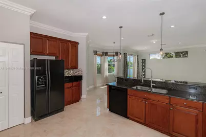 2021 SW 176th Ave, Miramar, FL 33029 - Photo 9