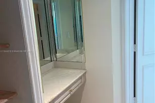 5025 Collins Ave, Miami Beach, FL 33140 - Photo 15