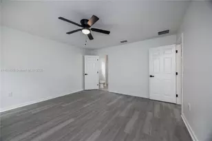 1523 NE 1st Ave, Gainesville, FL 32641 - Photo 19