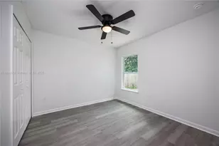 1523 NE 1st Ave, Gainesville, FL 32641 - Photo 17