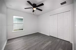 1523 NE 1st Ave, Gainesville, FL 32641 - Photo 15