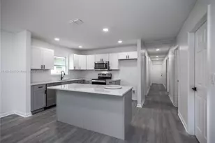 1523 NE 1st Ave, Gainesville, FL 32641 - Photo 7