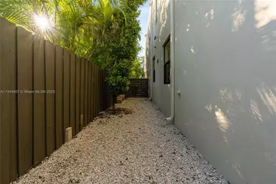 2887 SW 33rd Ave, Miami, FL 33133 - Photo 35