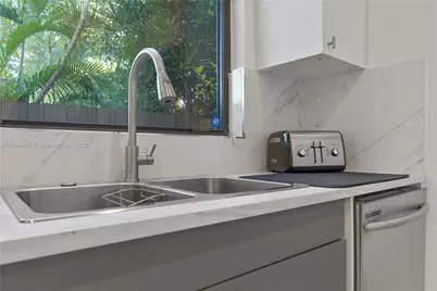 2887 SW 33rd Ave, Miami, FL 33133 - Photo 13