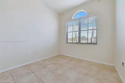 11084 SW 237th Ln, Homestead, FL 33032 - Photo 5