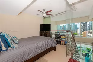 41 SE 5th St, Miami, FL 33131 - Photo 23