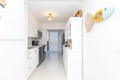 77 Crandon Blvd #5B, Key Biscayne, FL 33149 - Photo 21