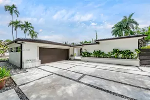 117 S Royal Poinciana Blvd, Miami Springs, FL 33166 - Photo 1