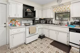 192 W 33rd St, Hialeah, FL 33012 - Photo 19