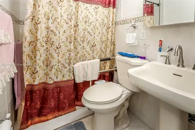 192 W 33rd St, Hialeah, FL 33012 - Photo 23