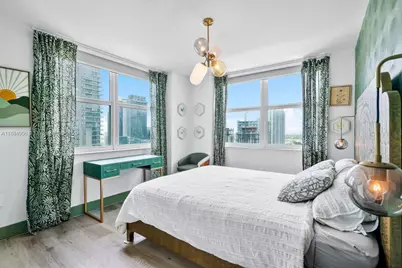 31 SE 5th St #2911, Miami, FL 33131 - Photo 17