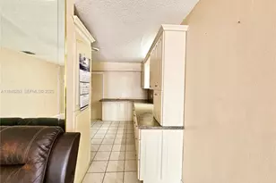 4596 E 8th Ct, Hialeah, FL 33013 - Photo 3