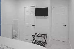 1310 SW 76th Ave, Miami, FL 33144 - Photo 9