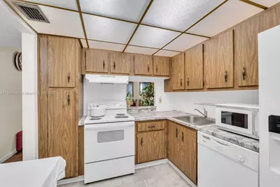 3080 Holiday Springs Blvd #207, Margate, FL 33063 - Photo 5