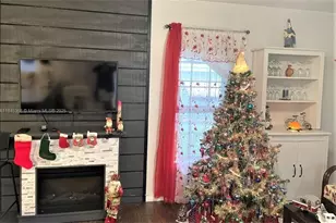 8671 SW 18th Pl, Davie, FL 33324 - Photo 9