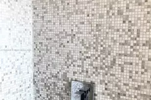 88 SW 7th St, Miami, FL 33130 - Photo 15