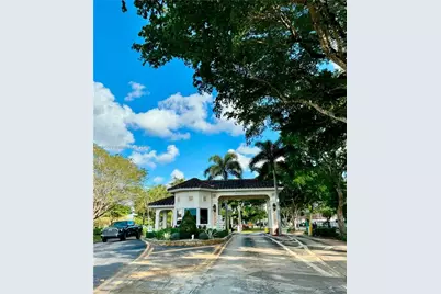 900 Saint Charles Pl #316, Pembroke Pines, FL 33026 - Photo 1