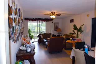900 St Charles Pl, Pembroke Pines, FL 33026 - Photo 11