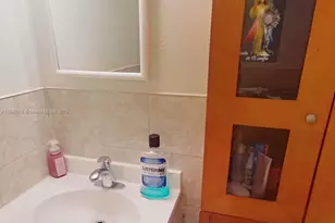 1068 SW 2nd St, Miami, FL 33130 - Photo 5