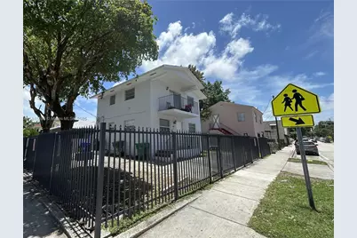 1068 SW 2nd St, Miami, FL 33130 - Photo 1