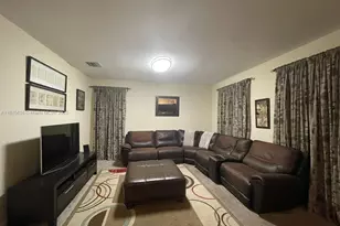 8878 W 33rd Ave, Hialeah, FL 33018 - Photo 7