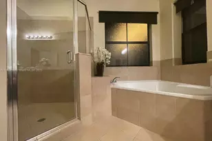 8878 W 33rd Ave, Hialeah, FL 33018 - Photo 25
