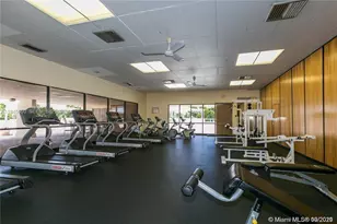 20335 W Country Club Dr, Aventura, FL 33180 - Photo 5