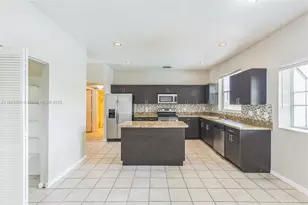 18091 SW 22nd St, Miramar, FL 33029 - Photo 7