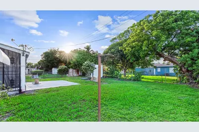 1235 NW 86th St, Miami, FL 33147 - Photo 9
