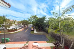 1001 NE 208th St, Miami, FL 33179 - Photo 33