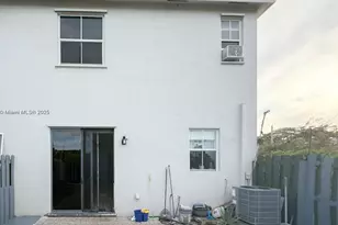 1001 NE 208th St, Miami, FL 33179 - Photo 15