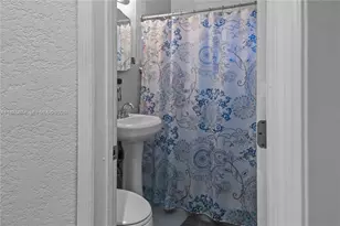 117 W 34th St, Hialeah, FL 33012 - Photo 13