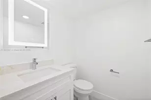 13455 SW 9th Ct, Pembroke Pines, FL 33027 - Photo 11