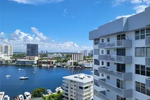 137 Golden Isles Dr, Hallandale Beach, FL 33009 - Photo 15