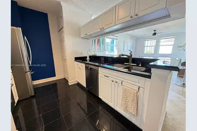 17145 N Bay Rd #4613, Sunny Isles Beach, FL 33160 - Photo 7