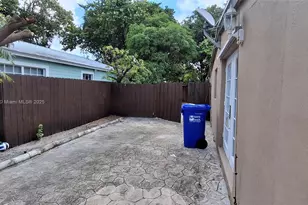 706 NE 3rd Ave, Pompano Beach, FL 33060 - Photo 11