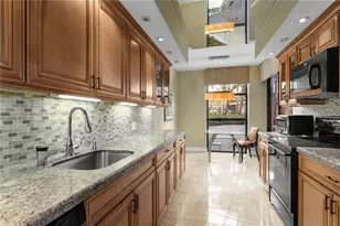 20281 E Country Club Dr, Aventura, FL 33180 - Photo 11