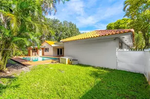 7210 W Troon Cir, Miami Lakes, FL 33014 - Photo 39
