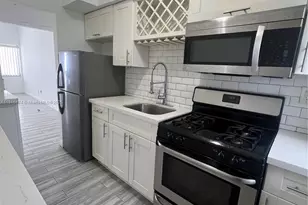 8135 Crespi Blvd 2 Miami Beach - S23cc.webp