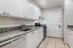 8500 SW 109th Ave, Miami, FL 33173 - Photo 9
