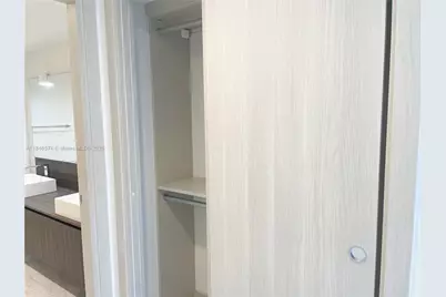 1000 Brickell Plz #4814, Miami, FL 33131 - Photo 7