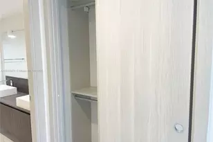 1000 Brickell Plaza, Miami, FL 33131 - Photo 7