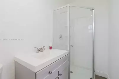 1021 W 33rd St, Riviera Beach, FL 33404 - Photo 7