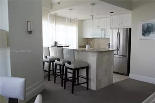 4401 Collins Ave, Miami Beach, FL 33140 - Photo 11