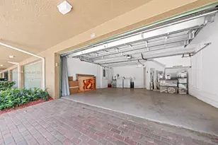 2861 NE 185th St, Aventura, FL 33180 - Photo 21