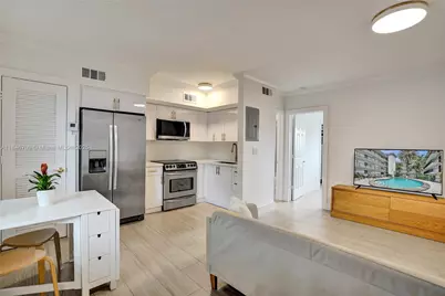 924 SE 2nd St #32, Fort Lauderdale, FL 33301 - Photo 1