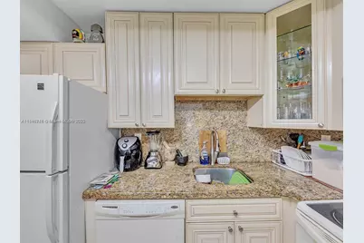 210 172nd St #428, Sunny Isles Beach, FL 33160 - Photo 7