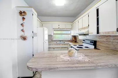 3600 NW 19th Ter, Miami, FL 33125 - Photo 27